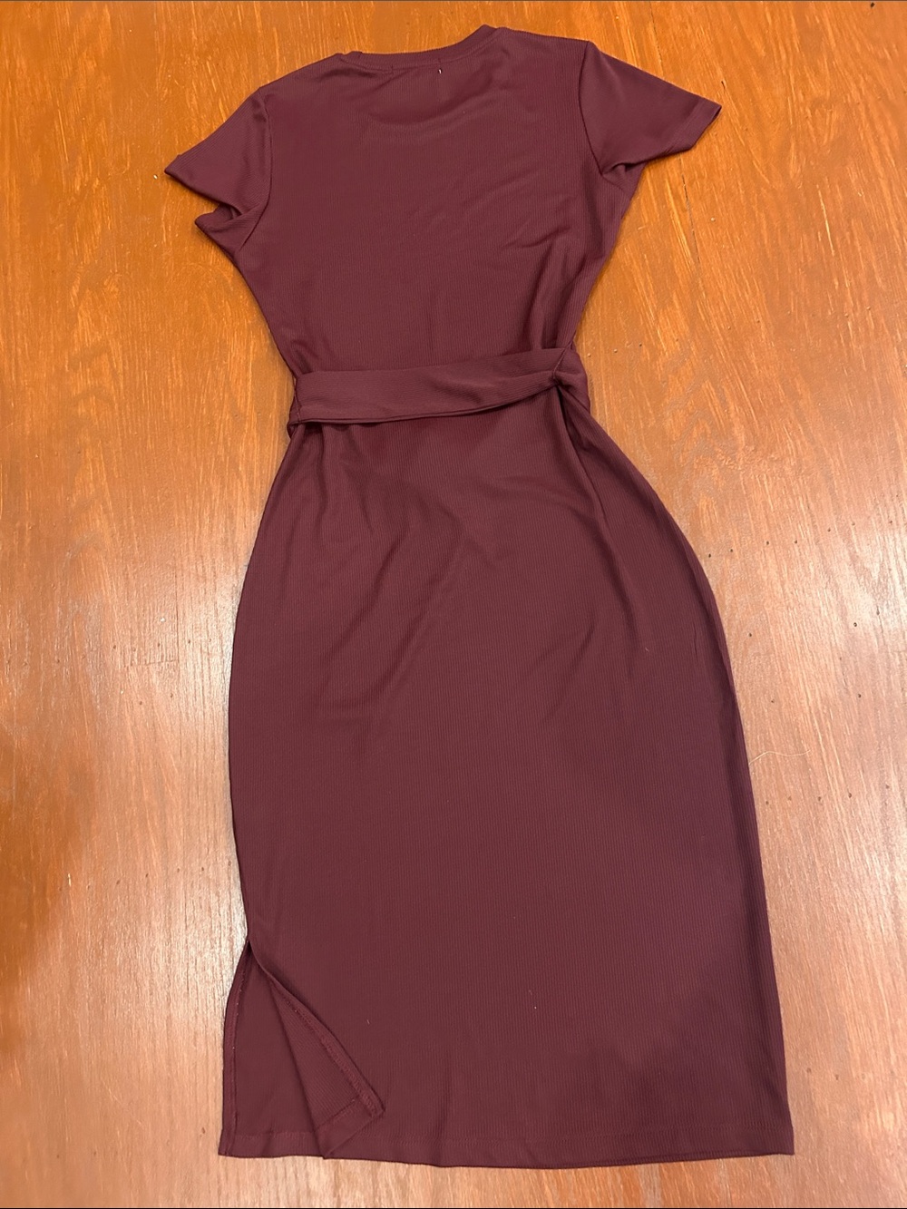 Short Sleeve Belted Midi Dress in Deep Burgundy - Picture 8 of 9